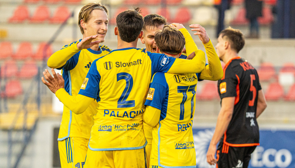 Kupanegyedd&ouml;ntőbe jutott az FC Kassa, n&eacute;gyszer is betal&aacute;lt R&oacute;zsahegyen