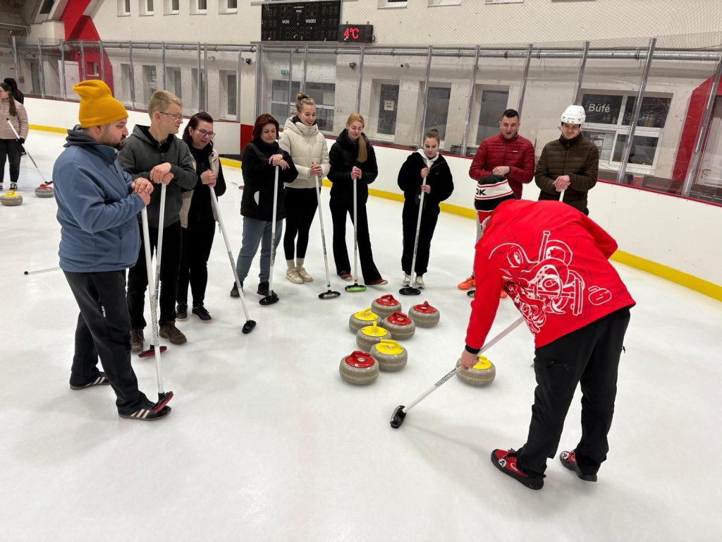 Magyar Curling Napja – országos programsorozattal ünnepelt a sportág Magyar Curling Napja – országos programsorozattal ünnepelt a sportág
