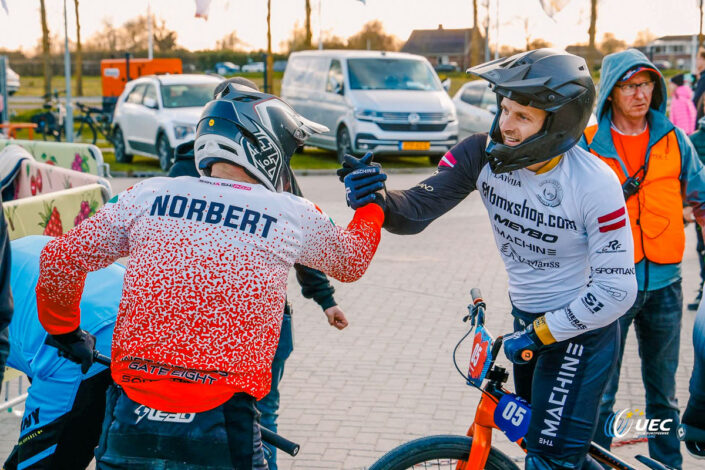 Dupla dobogó és döntős szereplések Tielben