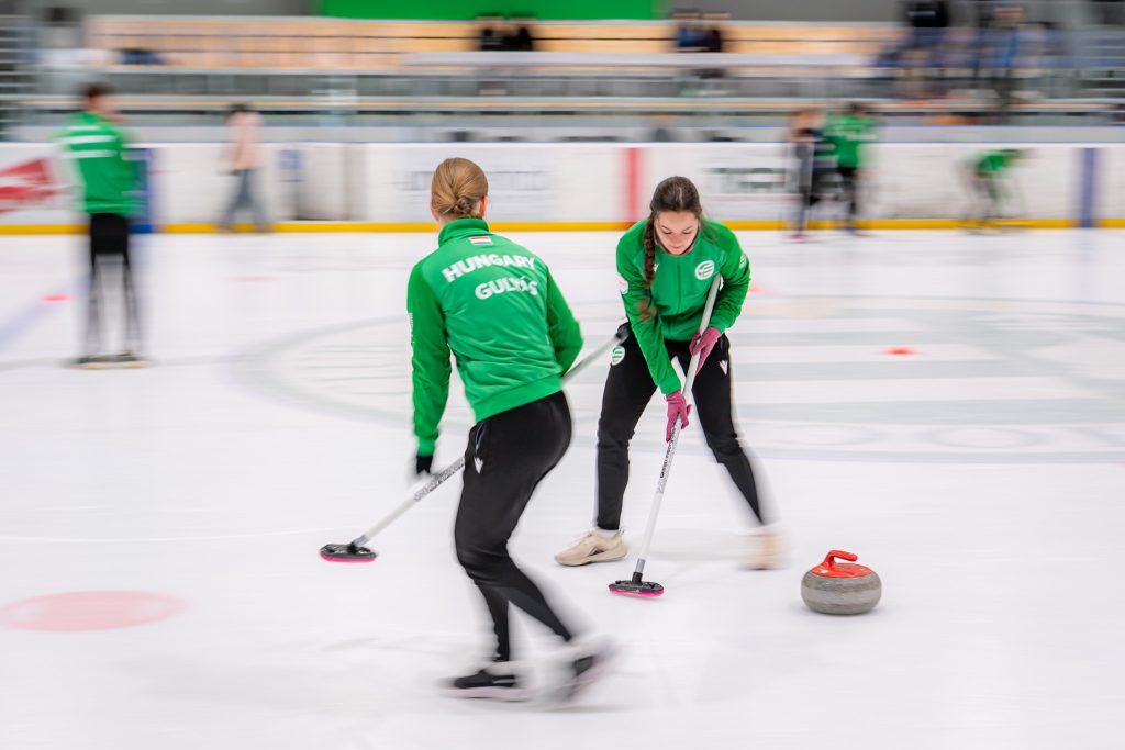 Rekordlétszám és kiélezett küzdelmek a 2026-os Curling MEFOB-on Győrben Rekordlétszám és kiélezett küzdelmek a 2026-os Curling MEFOB-on Győrben