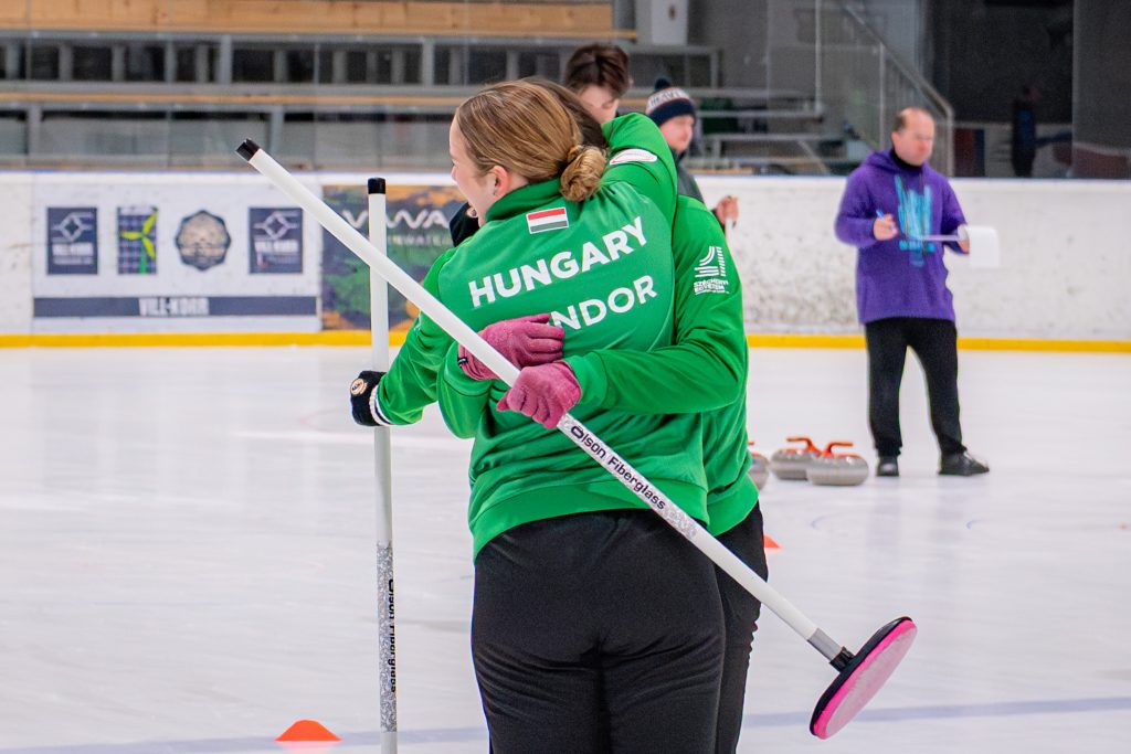 Rekordlétszám és kiélezett küzdelmek a 2026-os Curling MEFOB-on Győrben Rekordlétszám és kiélezett küzdelmek a 2026-os Curling MEFOB-on Győrben