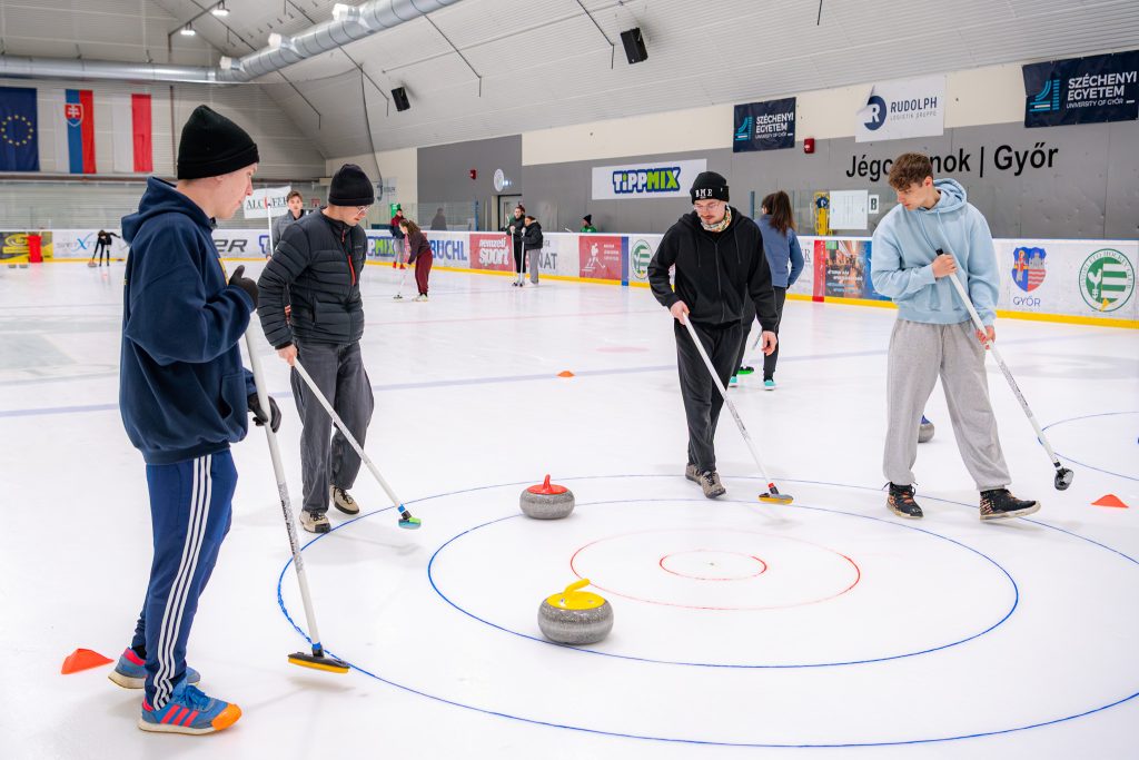 Rekordlétszám és kiélezett küzdelmek a 2026-os Curling MEFOB-on Győrben Rekordlétszám és kiélezett küzdelmek a 2026-os Curling MEFOB-on Győrben