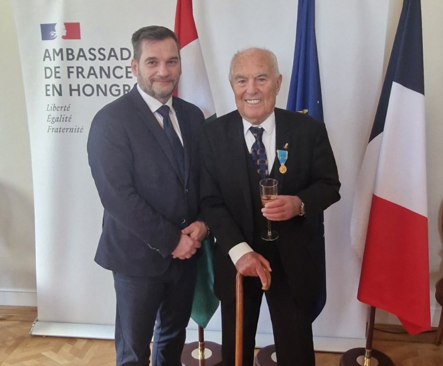 Kamuti Jenő francia kitüntetése