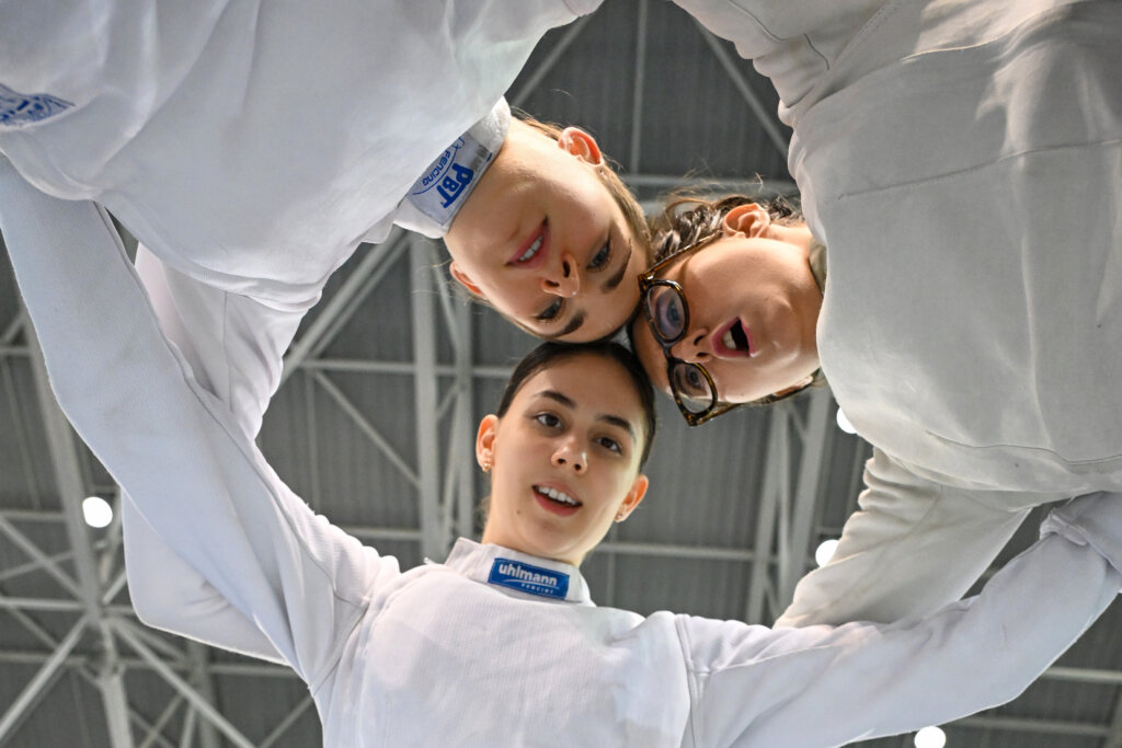 Arannyal felérő ezüst és bronz Arannyal felérő ezüst és bronz