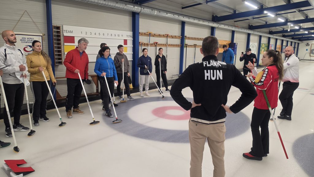Új érdeklődők csatlakozásával rendezték meg a második siket curling nyílt napot Új érdeklődők csatlakozásával rendezték meg a második siket curling nyílt napot